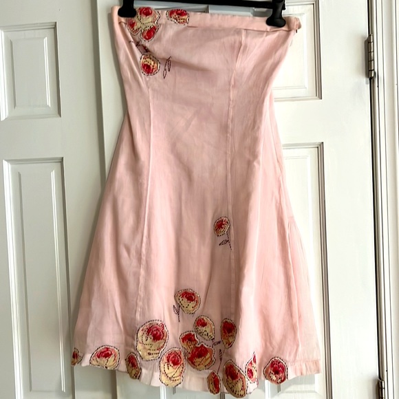 Odille Dresses & Skirts - Odille strapless a-line dress, size 4